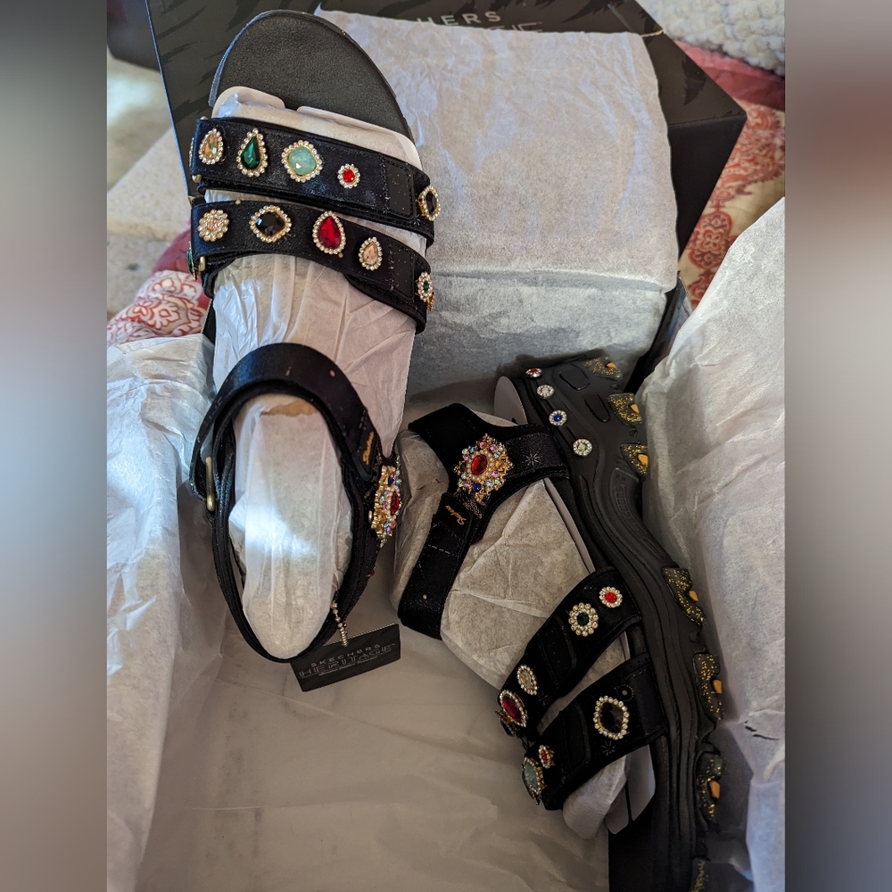 Sketchers Heritage Gemtastic Sandals NWT